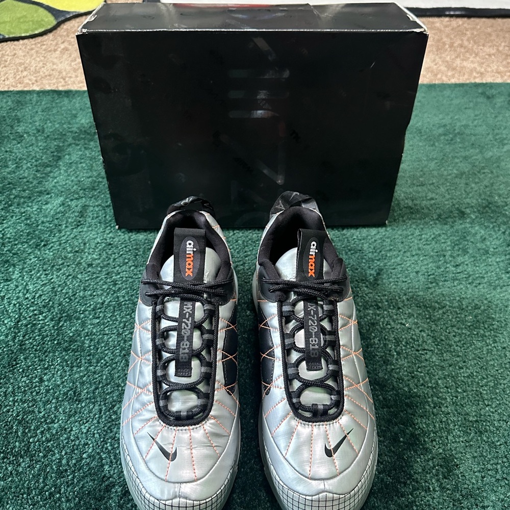 Kids Nike Airmax 720-818 Silver and Black